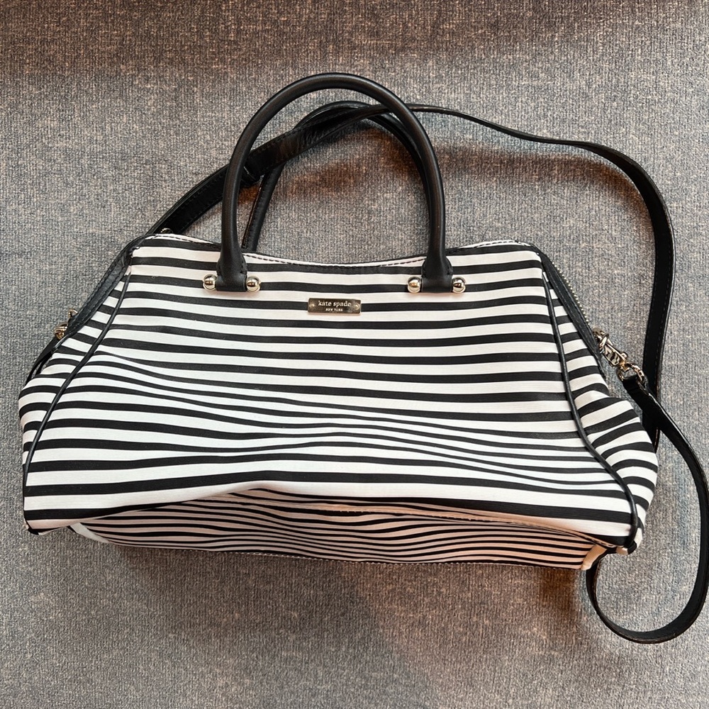 Black and White Kate Spade Tote Bag. Never been used. 8x14